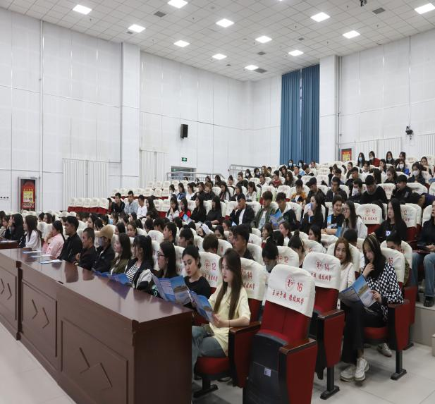 新疆乌鲁木齐科技学院图片
